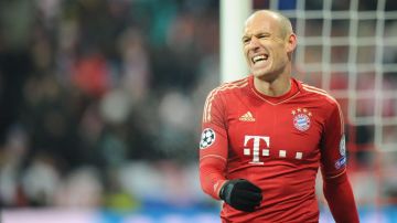 El Bayern Munich pierde, pero avanza en la Liga de Campeones. En la foto, el holandés Arjen Robben.
