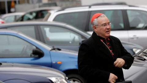 El cardenal  mexicano Francisco Robles Ortega también sonaba como candidato.