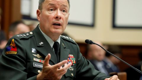 El  jefe del Mando Cibernético de Estados Unidos, general Keith Alexander, dijo que se está salvaguardando el ciberespacio nacional.