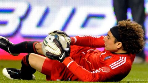 El portero mexicano Guillermo Ochoa recibe la confianza de su club el Ajaccio para jugar el viernes ante el Marsella.