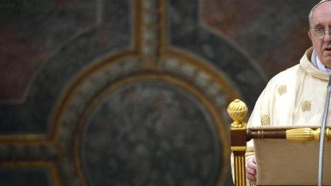 Entre las personalidades que acudirán a la entronización del jesuita argentino Jorge Mario Bergoglio estará la presidenta de su país natal, Cristina Fernández.