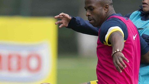 El ecuatoriano Christian Benítez (izq.) buscará aumentar su cuenta goleadora, mañana, en la visita del América a los potosinos.