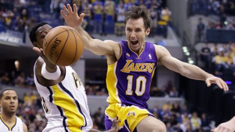 Steve Nash dirigió a los Lakers en su visita a Indiana. Los angelinos se impusieron 99-93.