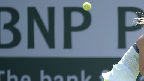 Sharapova no encontró rival en Wozniacki.