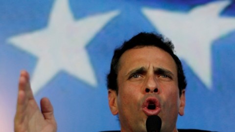 Capriles, líder de la oposición venezolana, vuelve a postularse a la presidencia.