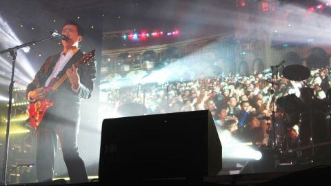Los hermanos Gustavo y Adolfo Ángel deleitaron a su público con los éxitos de su repertorio musical.