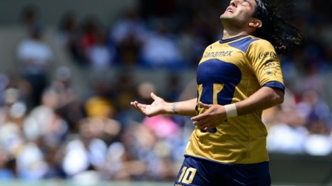 Martín Bravo lamenta una fa- lla ayer ante el León.