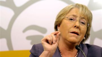 El Partido Socialista (PS) y el Partido por la Democracia (PPD) anunciaron que el próximo 13 de abril proclamarán conjuntamente a Bachelet como candidata a las primarias de oposición.