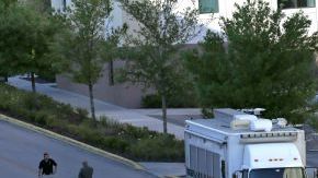 La Policía encontró el cadáver de una persona que al parecer se había suicidado en un dormitorio de estudiantes.