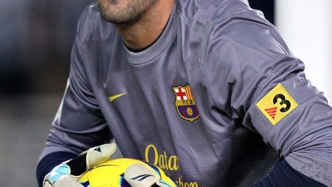 Víctor Valdés podría ir a la Liga Premier.