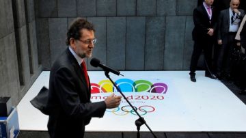 El Primer Ministro español, Mariano Rajoy, habla tras su encuentro con el Comité Olímpico Internacional.