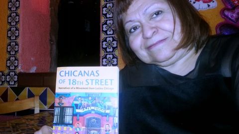 Magda Ramírez- Castañeda propuso la idea de poner por escrito las memorias de un grupo de amigas chicanas.