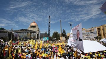 Miles de personas se reunieron hace dos días en el DF para protestar contra una posible privatización de Pemex en un acto convocado por el PRD.