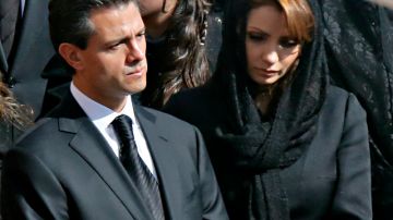 El presidente de México, Enrique Peña Nieto, y su esposa Angélica Rivera, parecían estar en un funeral.