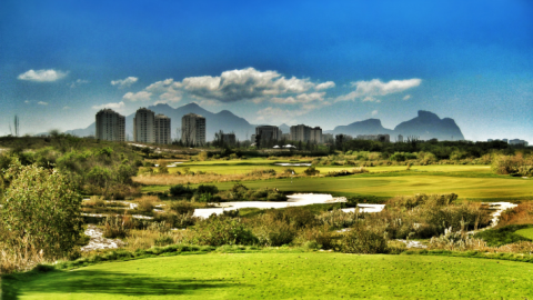 Un render digital en 3D del hoyo 17 del campo de golf de Hanse Golf Course Design en Río de Janeiro.