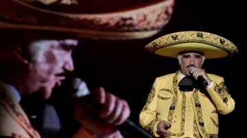 Vicente Fernández ha regresado a cantar, para el jubilo de sus admiradores.