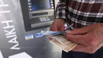Chipre continúa hoy en una jornada de incertidumbre tras el rechazo del Parlamento al impuesto a los depósitos bancarios.