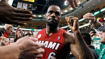 A pesar de todo y con un tanto inconsistente LeBron James, el Heat mantiene su racha rumbo al récord.