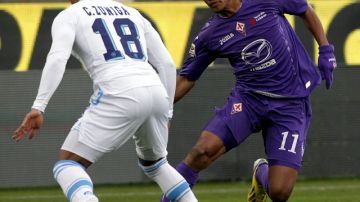 Juan Cuadrado (11) encandila con su futbol en la Fiorentina,  pero el técnico José Pekerman  prefiere a Camilo Zúñiga (18), del Nápoles.