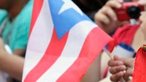 El Desfile Nacional Puertorriqueño recorre la Quinta Avenida de Manhattan cada año en junio.