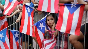 El Desfile Nacional Puertorriqueño recorre la Quinta Avenida de Manhattan cada año en junio.