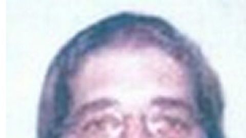 El Departamento de Estado de EE.UU. ofrece $ 5 millones de recompensa a quien ofrezca información que permita atrapar a Jehad Mostafa, a la izquierda, y otros $5 millones por Omar Hammami.