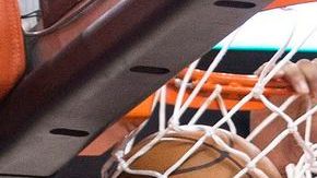 de la mano de Carmelo Anthony los Knicks de NY logran la postemporada tras vencer a los Raptors.