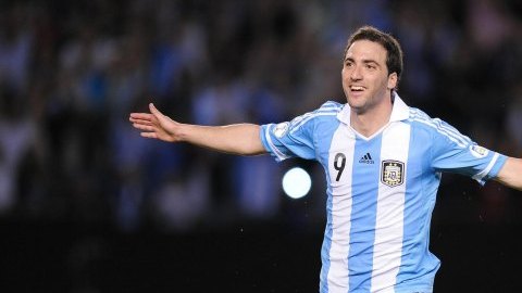 Gonzalo Higuaín consiguió un doblete para la selección de Argentina