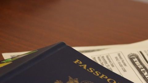 PIE DE FOTO. Los fraudes con notarios de inmigración pueden incluso causar que una persona pierda la  posibilidad de convertirse en ciudadano estadounidense.