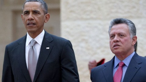 El rey jordano Abdalá II (D) recibió a Barack Obama durante su visita a ese país.
