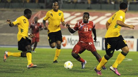 Panamá pasa la aduana en Kingston y se lleva un valioso punto.
