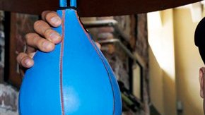 El boxeador Mike Alvarado durante un entrenamiento.