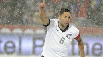 EEUU derrotó 1-0 a Costa Rica, en un estadio tapizado de blanco por la nieve