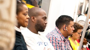 El fallo responde a una demanda presentada por dos aficionados a los trenes que fueron detenidos por la Policía mientras tomaban fotos en una estación del "subway" en Queens.