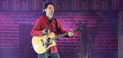 El cantautor superó la asistencia del 2012.