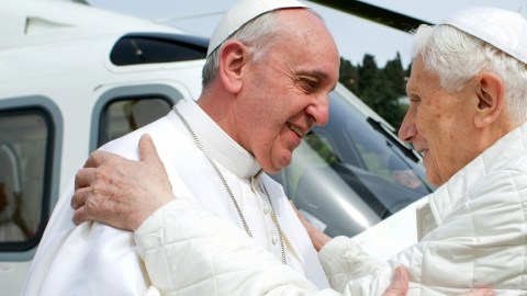 El  Papa Francisco se reunió ayer con el Papa  emérito Benedicto XVI  en un encuentro que pasará a la história.