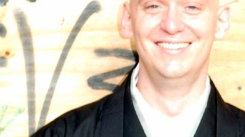 El sacerdote budista Greg Snyder dirige el Brooklyn Zen Center,