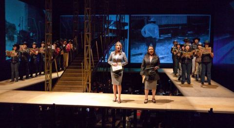 Camelia no es una ópera típica. Hay quienes incluso sugieren el término “narco-ópera”.