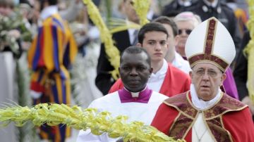 El Papa Francisco preside  la procesión de las Palmas el domingo de Ramos.