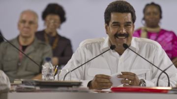 El presidente encargado  Nicolás Maduro (c) habla durante el X Encuentro de Intelectuales, Artistas y Luchadores Sociales en Defensa de la Humanidad.