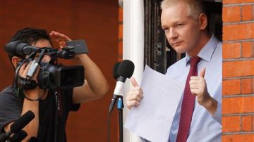 Assange, quien está asilado en la embajada ecuatoriana en Londres, afirma estar bajo la persecución de Washington por la difusión de decenas de miles de cables privados del Departamento de Estado de Estados Unidos.
