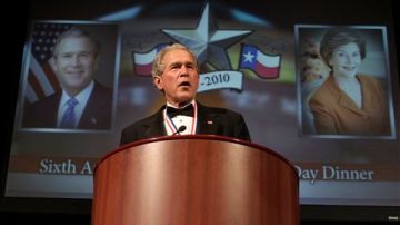 Bush recibió casi $400,000 por una oficina en Dallas de 743 metros cuadrados (8.000 pies cuadrados), además de $85,000 por costos telefónicos y $60,000 en viajes.