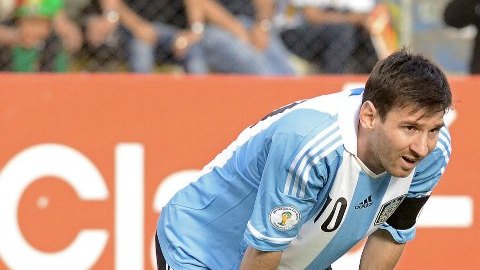 Lionel Messi resultó afectado por los 3 mil 600 metros de altura en La Paz