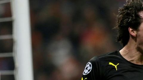 El central alemán Mats Hummels podría vestir la playera blaugrana muy pronto.