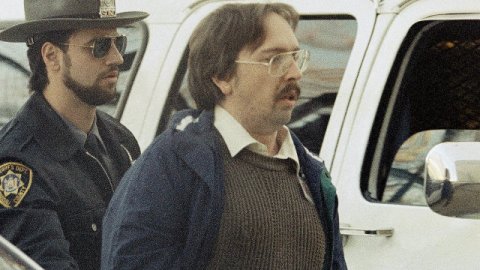 Alegadamente Joel Rifkin, al frente, hizo expresiones que lo vinculan con el asesinato de la joven Heidi Balch.