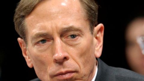 Petraeus pasó a un discreto segundo plano después del escándalo que acabó con su carrera.