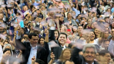 La ciudadanía es un estatus que trae muchos beneficios al que lo asume, particularmente en derechos cívicos y ganancias económicas.