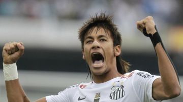 Neymar tiene contrato vigente con el Santos de Brasil, hasta 2014