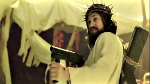 Actor interpretando al Jesucristo vengativo de la supuesta película de Quentin Tarantino.
