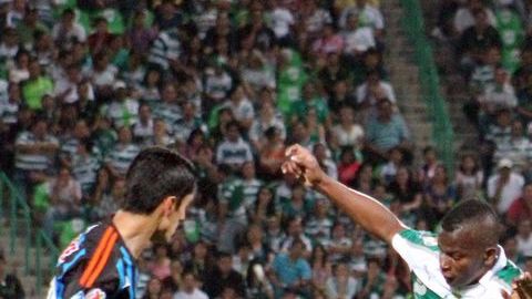 Santos Laguna (blanco y verde) fue incapaz de derrotar al colero en el porcentaje.